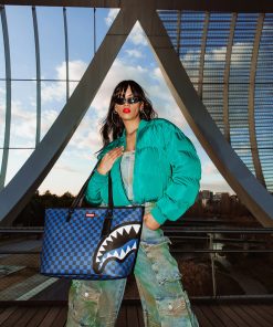 Alternative view of MIDNIGHT MAGIC SHARKS IN PARIS TOTE