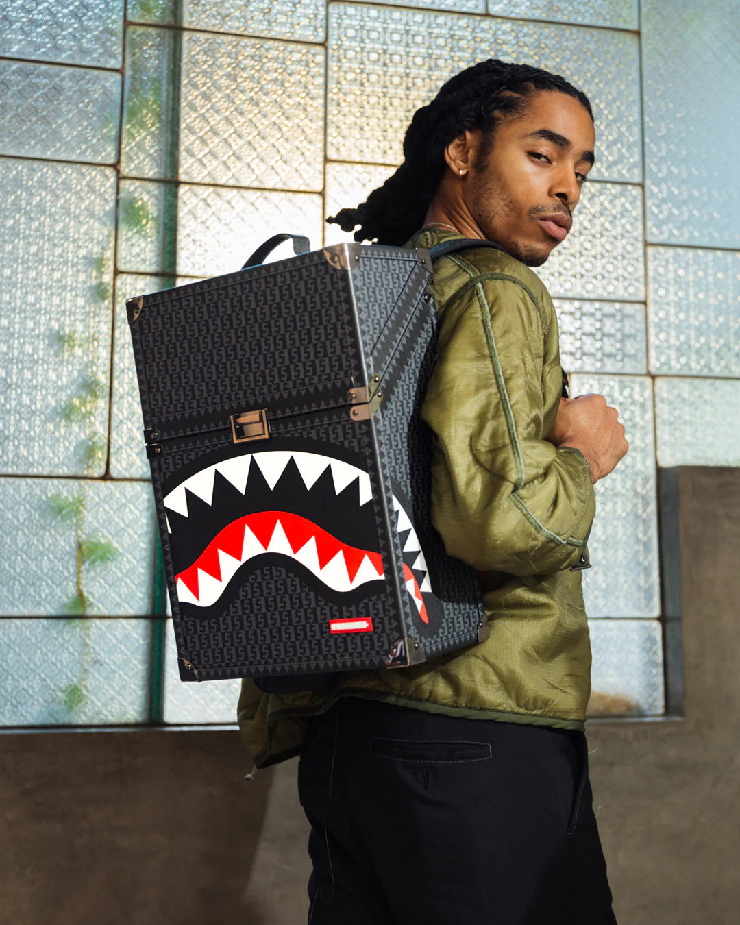 SPRAYGATTI REVV CHATURANGA SHARK 1900 BACKPACK - Image 13