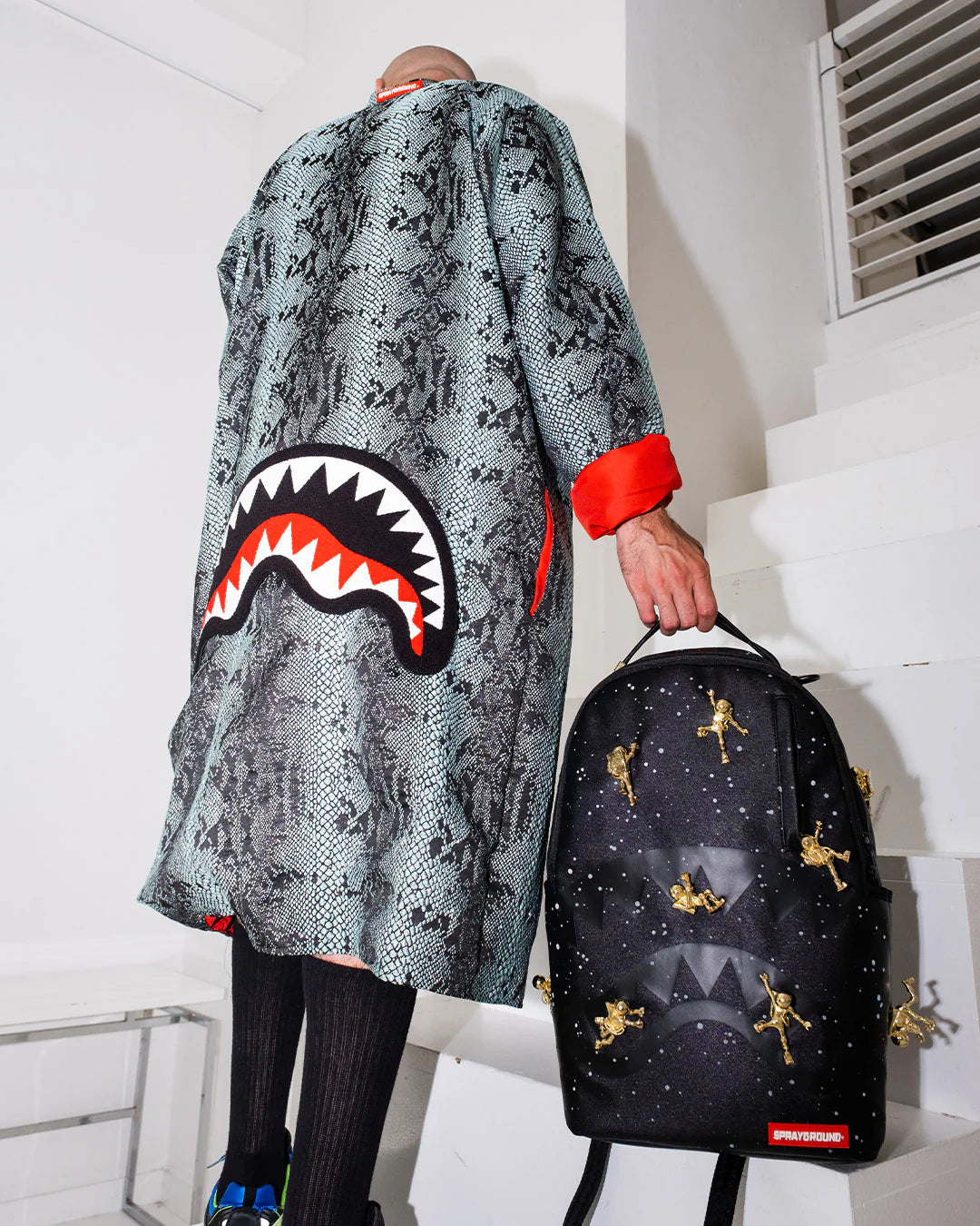 THE LOST IN SPACE BACKPACK (10 3D GOLD METAL ASTRONAUTS) - Image 5