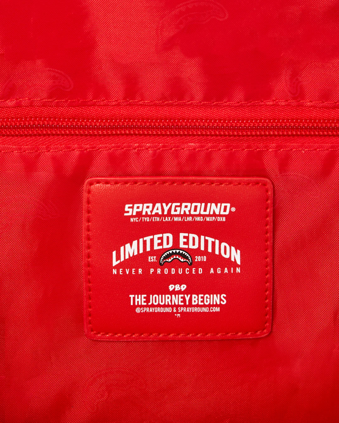 SHARK CHECK (WHITE) DUFFLE - Image 15
