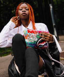 Alternative view of LE MONDE DES GRAFFITIS CROSSOVER CLUTCH