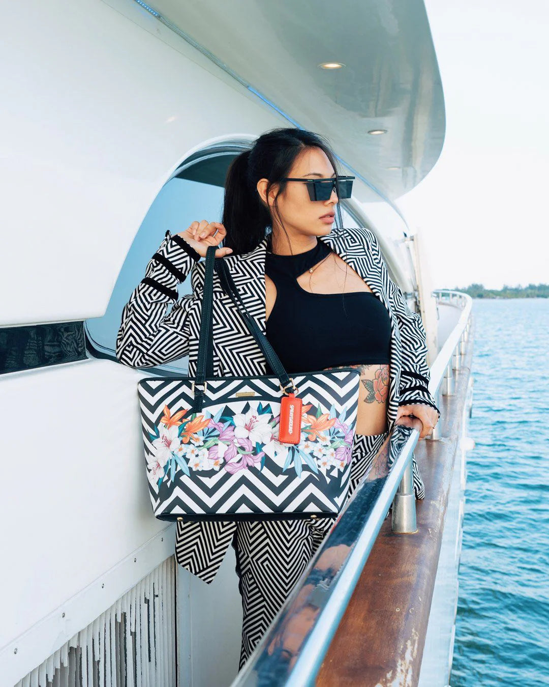 GLASS HOUSE TOTE - Image 6