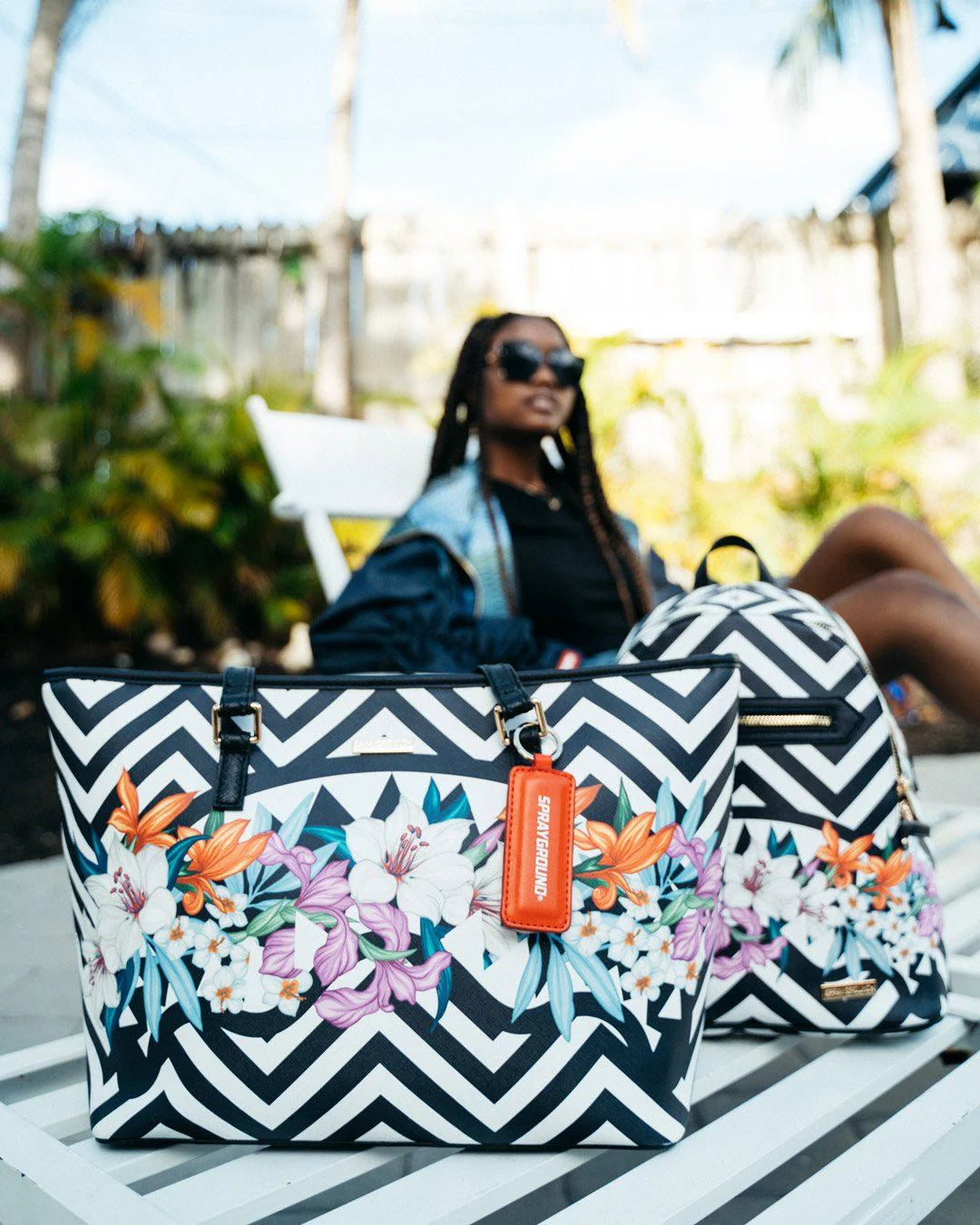GLASS HOUSE TOTE - Image 10