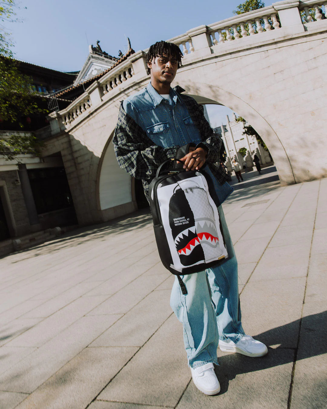 BAG ON BAG OPTICAL ILLUSION SHARKS IN PARIS BACKPACK - Image 7